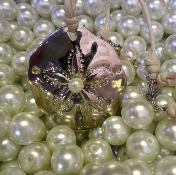 Vantel Pearls Sand Dollar Necklace - Picture 6 of 11